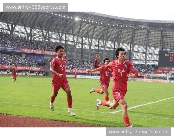 体育赛事球迷热议：激情四溢的赛场背后